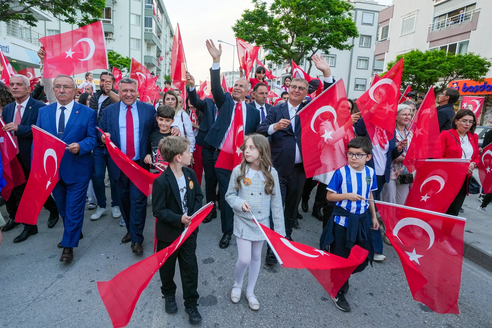 Gaziemir’de Cumhuriyet Bayramı coşkusu 4 gün sürecek
